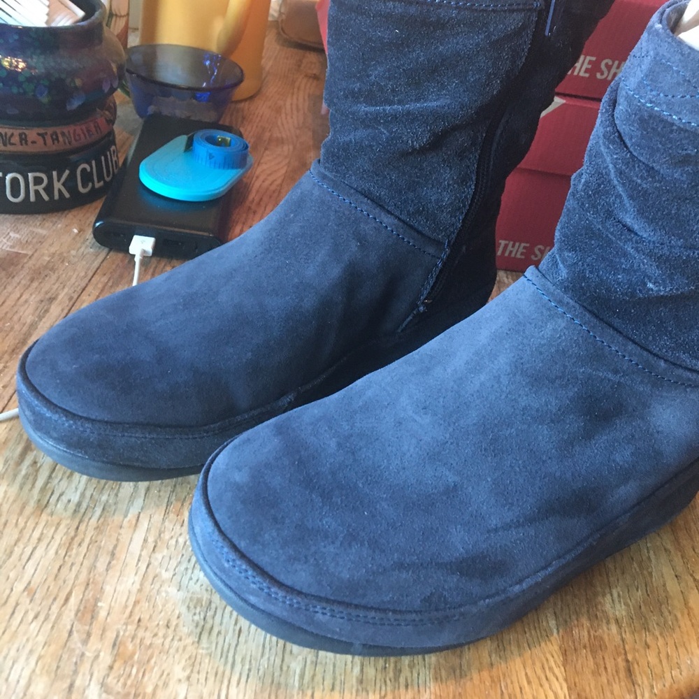 **SOLD**FitFlop Tall Navy Suede Crush Boot Women's Size 7, but Fits Like a 7/8 - Picture 3 of 11